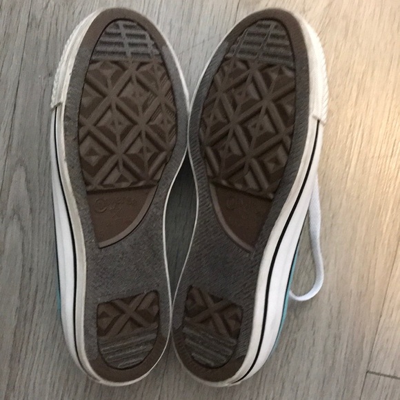 Converse - Picture 2 of 2